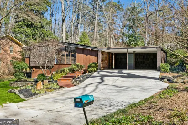 1121 Vistavia Circle, Decatur, GA 30033