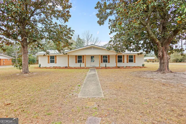 215 Glynn Street, Jesup, GA 31545 - #2