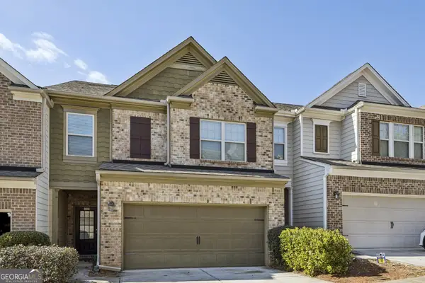 990 Parkside Wood Court, Lawrenceville, GA 30043