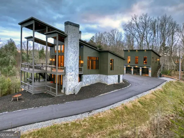 156 Coles Crossing Road, Mineral Bluff, GA 30559