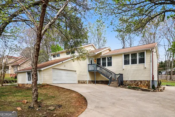 1920 Oakleaf Lane, Lithia Springs, GA 30122