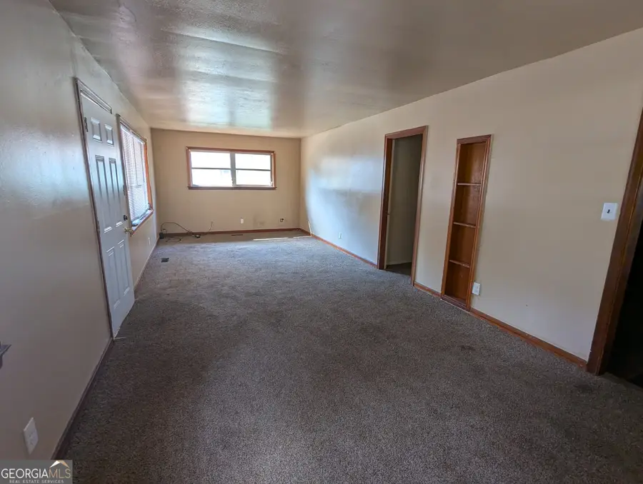 611 Whitney Avenue, Albany, GA 31701 - #2