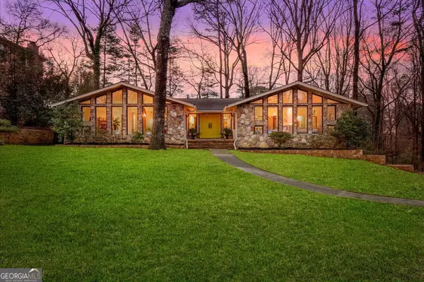 5129 Stratham Drive, Dunwoody, GA 30338