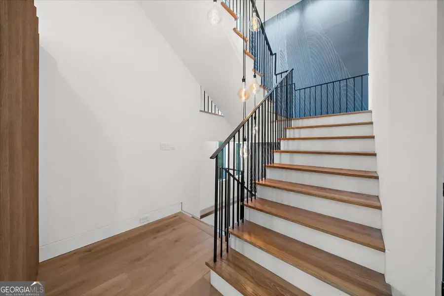 942 Peachtree Battle Circle Nw, Atlanta, GA 30327 - #2