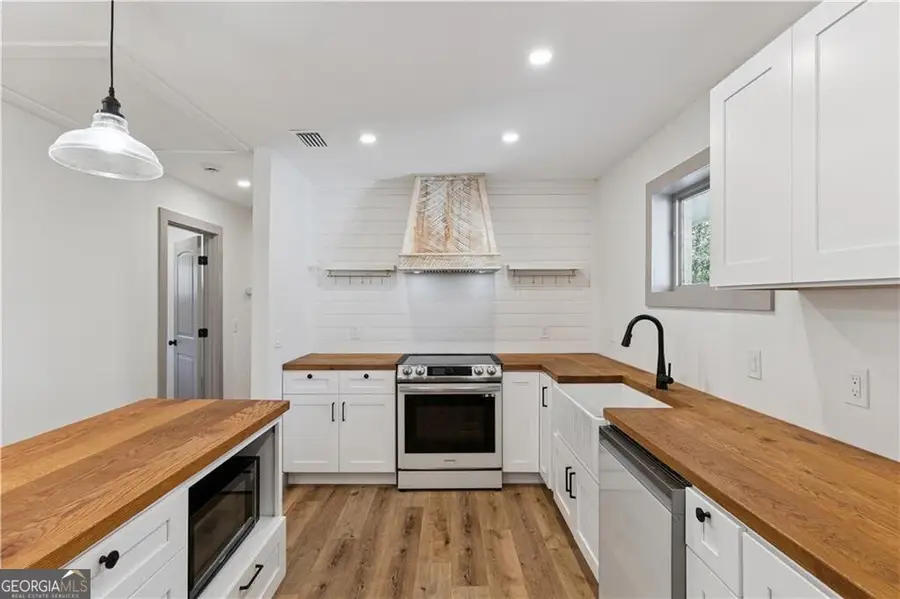 215 Harper Street, Jesup, GA 31545 - #2