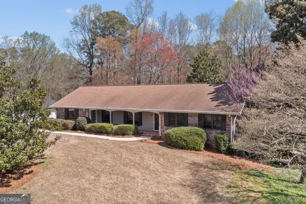1055 Hunterhill Drive, Roswell, GA 30075