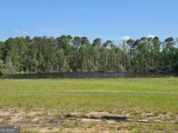 150 W Willow Lake Drive, Metter, GA 30439