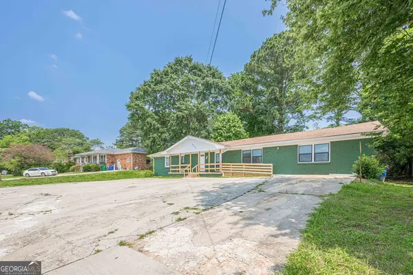 4806 Rockbridge Road, Stone Mountain, GA 30083