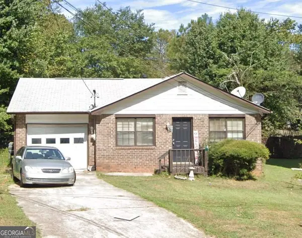 2051 Kimber Trail, Stone Mountain, GA 30088