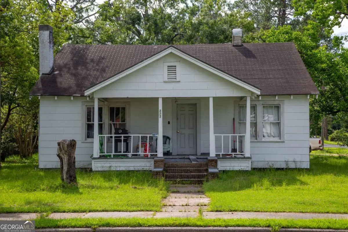 207 Thomas Sreet, Baxley, GA 31513 - #1