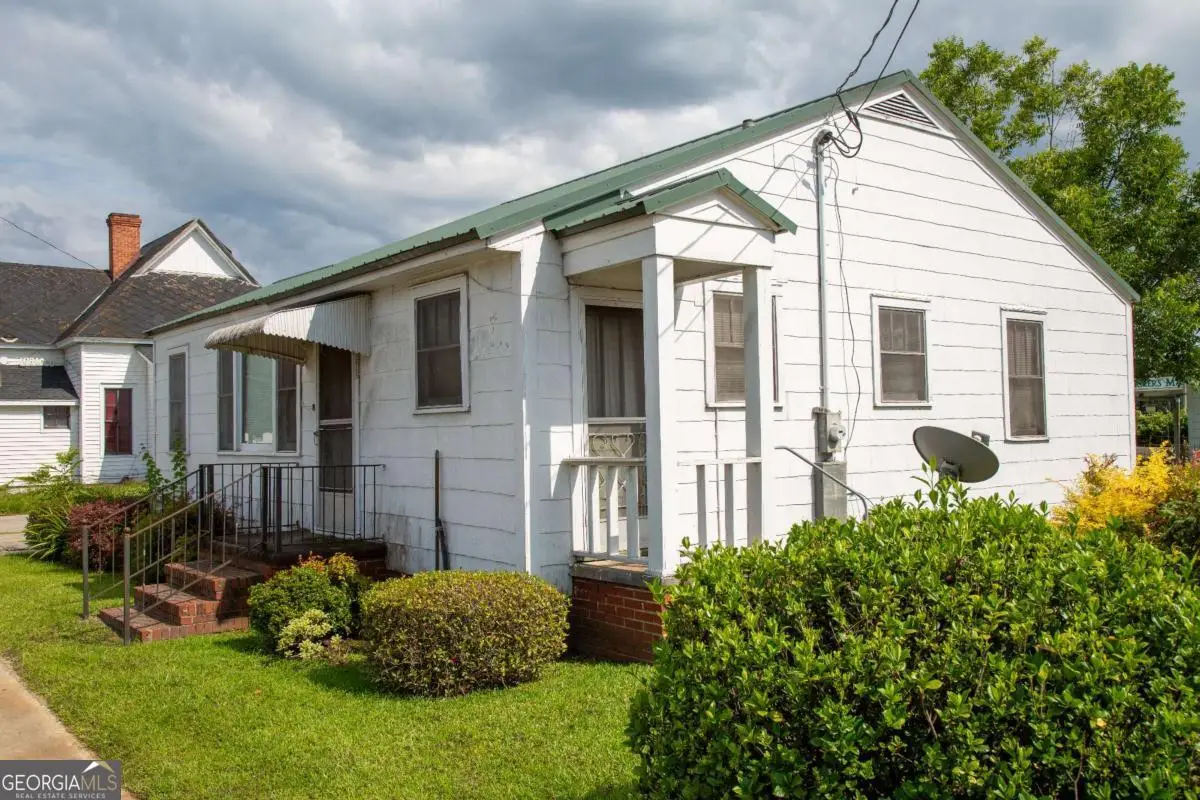 303 W Parker Street, Baxley, GA 31513 - #1