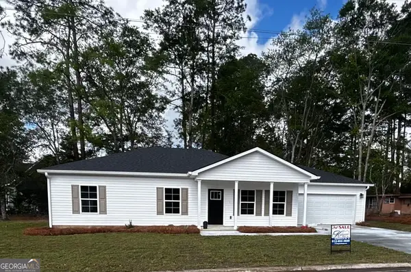 307 Mclean Street, Claxton, GA 30417