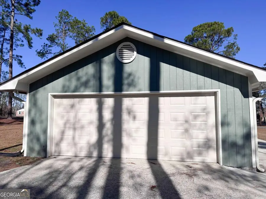 221 Collins Street, Lyons, GA 30436 - #2