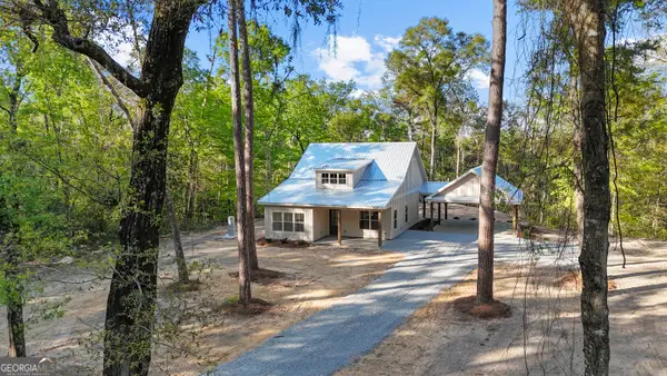 150 Lakeview Drive, Jesup, GA 31545