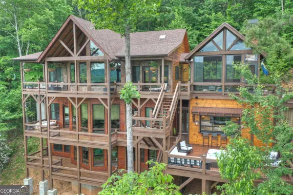 436 Geronimo Road, Blue Ridge, GA 30513