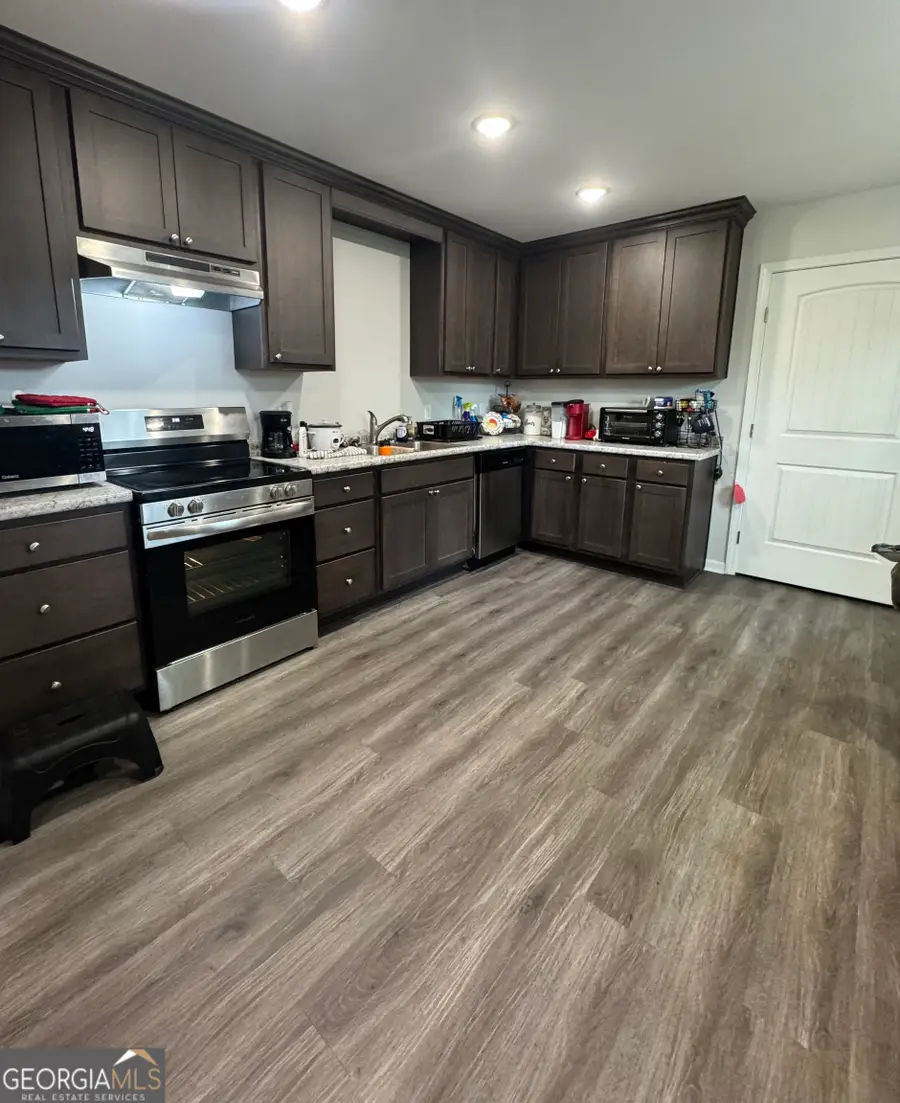 412 Morris Street, Glennville, GA 30427 - #3