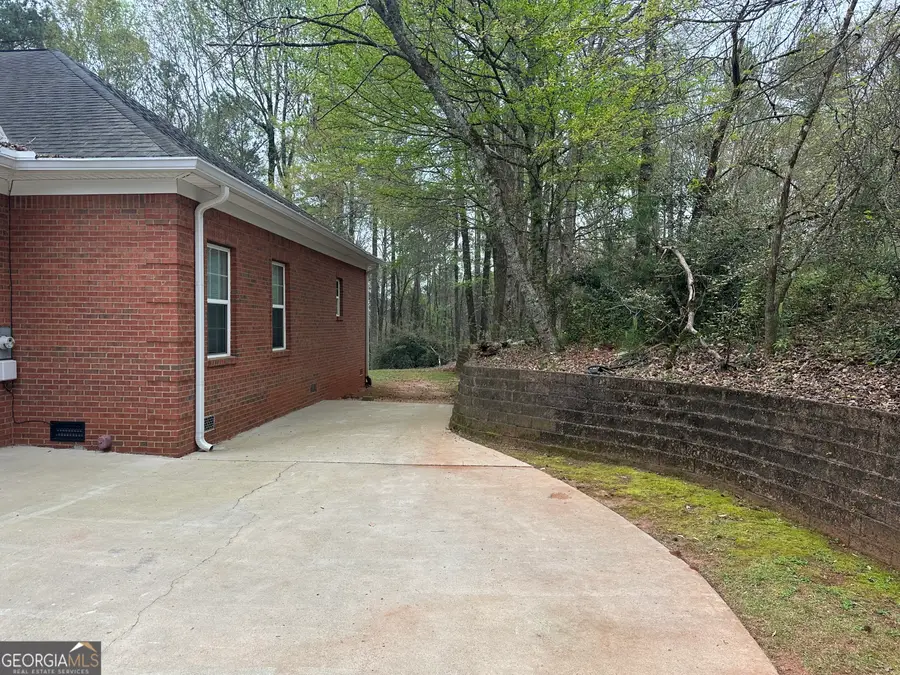 405 Canterbury Drive, Lagrange, GA 30241 - #2