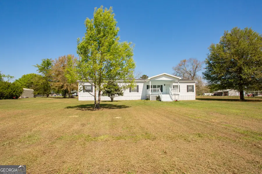 2734 Woodridge Road, Waycross, GA 31503 - #3