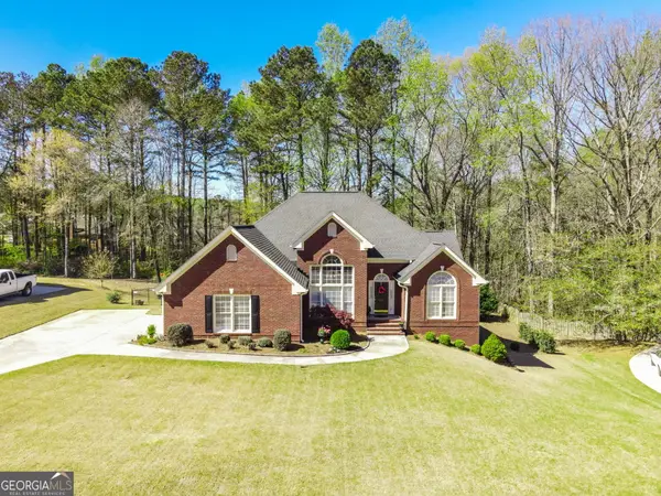 909 Old Barker Place, Loganville, GA 30052