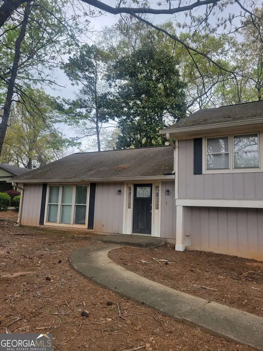5251 Greenpoint Drive, Stone Mountain, GA 30088 - #2