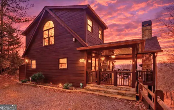 97 Fox Mountain Crossing Road, Blue Ridge, GA 30513