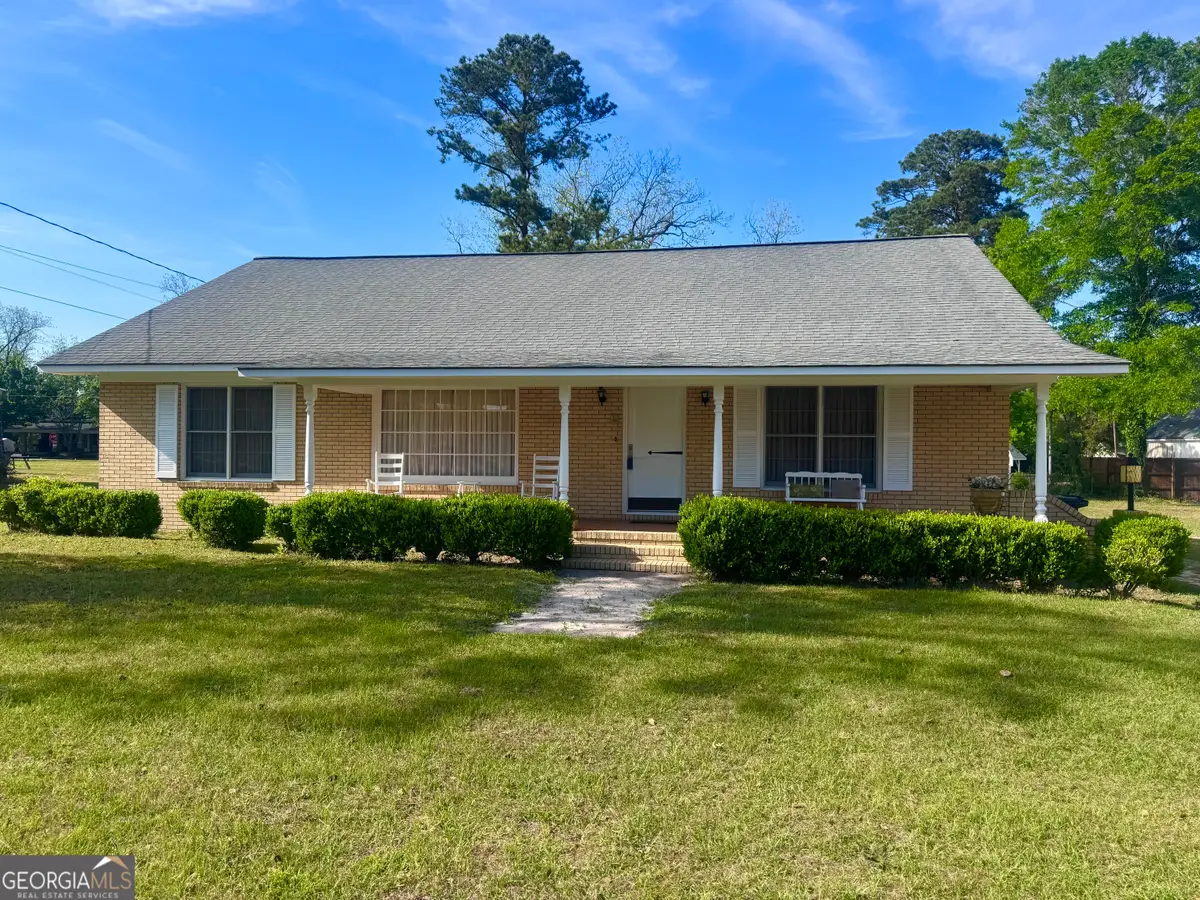 2401 W Elm Street, Wrightsville, GA 31096 - #1