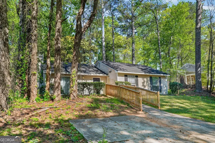 814 Hemingway Road, Stone Mountain, GA 30088 - #3