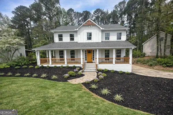 330 London Dale, Woodstock, GA 30189