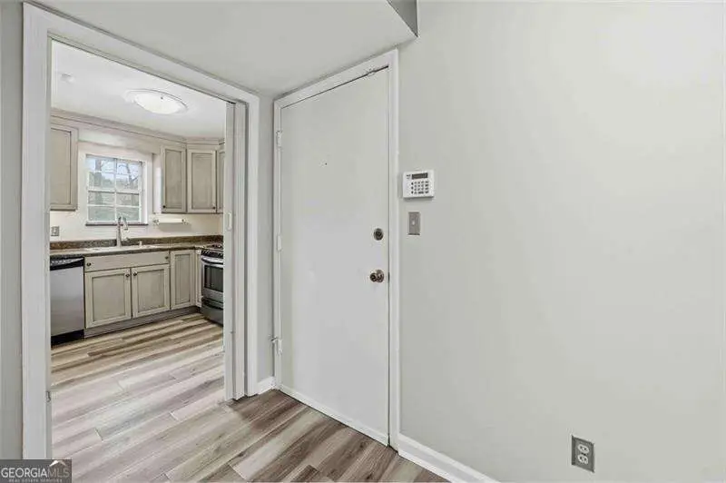 5506 Kingsport Drive, Atlanta, GA 30342 - #3