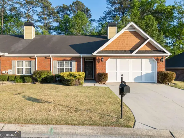 2525 Rosehill Circle, Lithia Springs, GA 30122