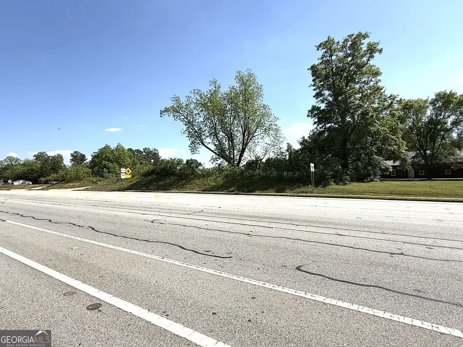 381 College Avenue, Elberton, GA 30635 - #3