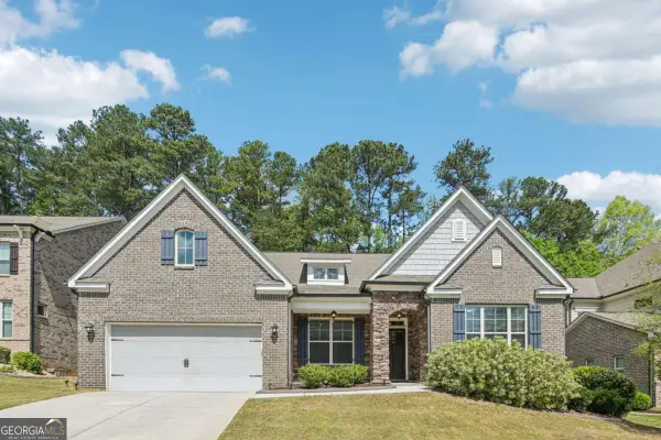 330 La Perla Drive, Sugar Hill, GA 30518