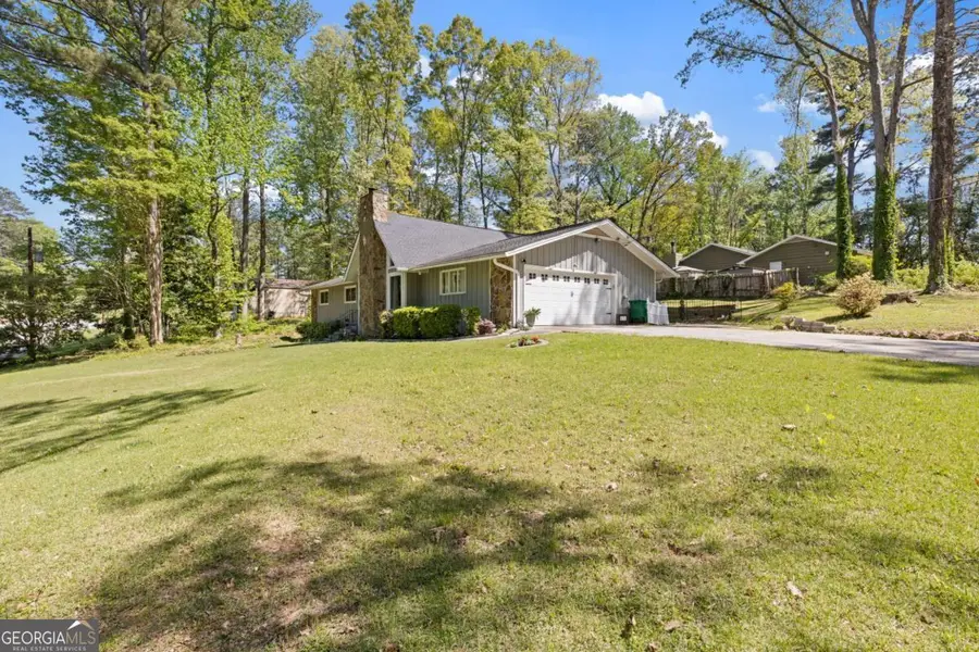 5097 Rock Glen Drive, Stone Mountain, GA 30088 - #2