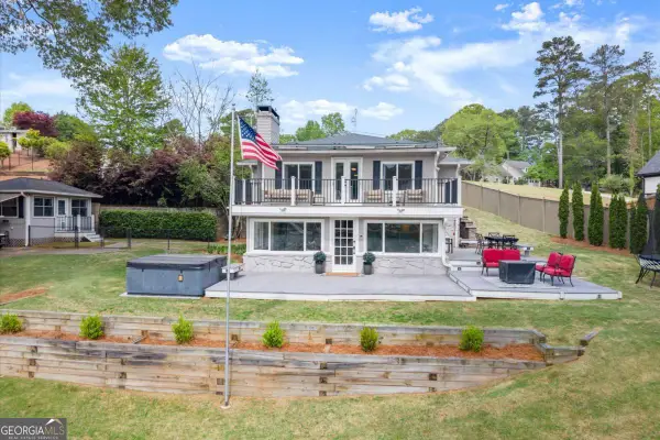 924 Pine Circle, Woodstock, GA 30189