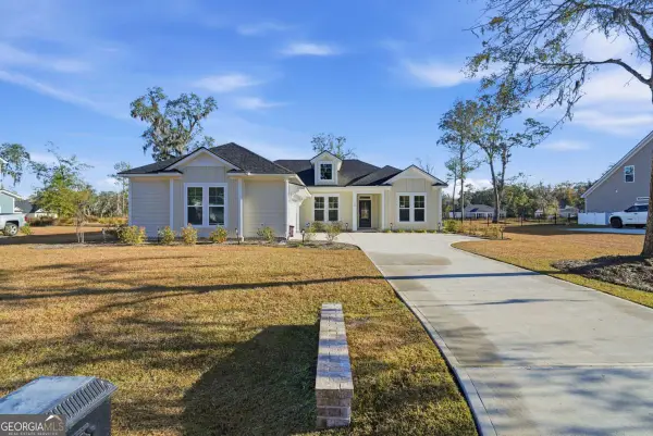 390 Harbour Island Circle, Waverly, GA 31565