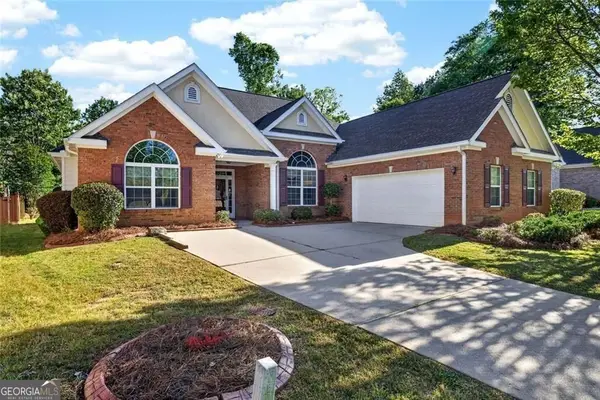 8004 Larksview Drive, Fairburn, GA 30213