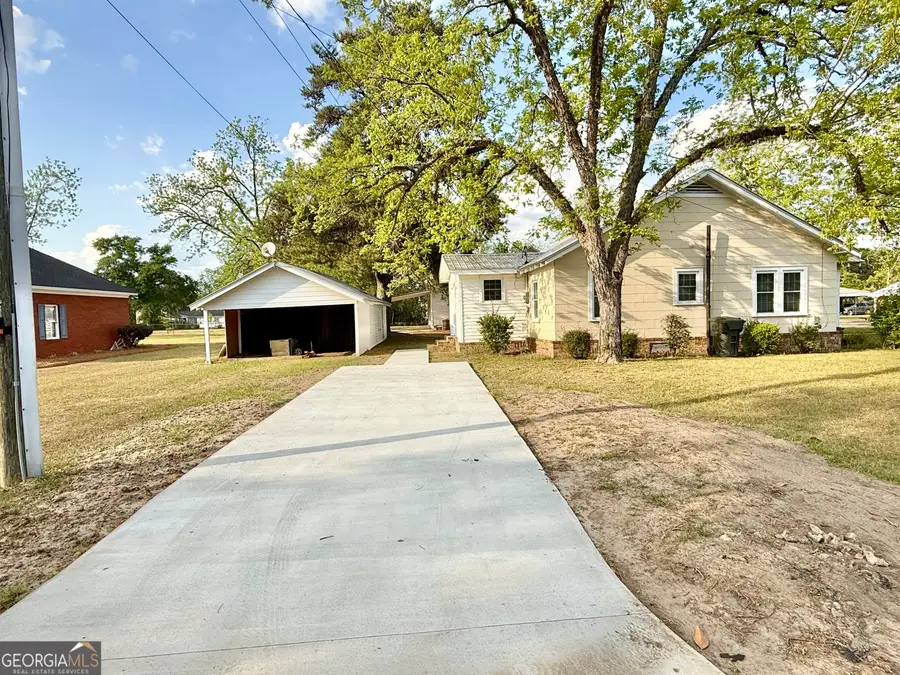 614 S Tillman Street, Glennville, GA 30427 - #3