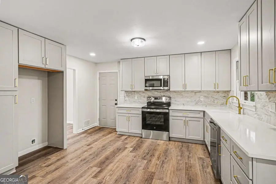 61 Barrett Circle Se, Marietta, GA 30060 - #2