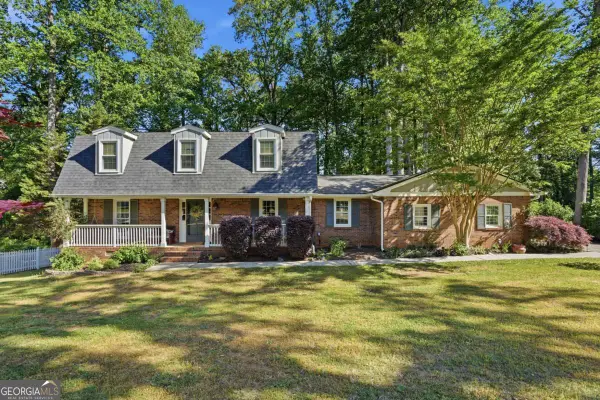 135 Beechwood Trail, Roswell, GA 30075