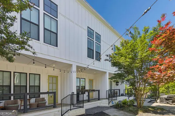 913 Brees Court, Atlanta, GA 30318