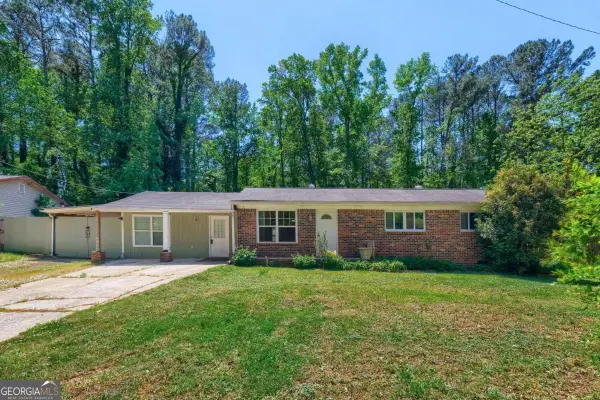 2340 Chestnut Log Loop, Lithia Springs, GA 30122