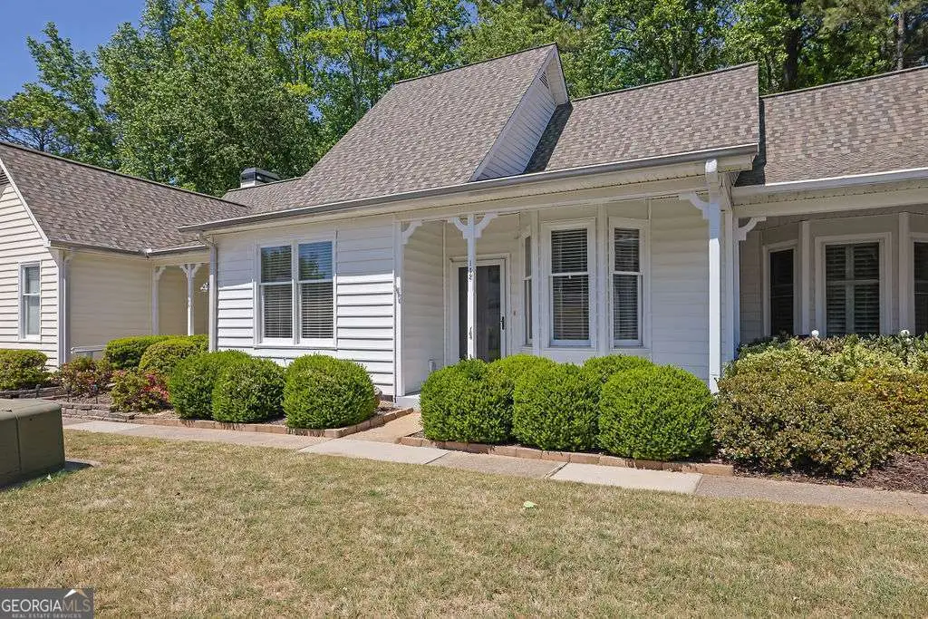 142 Victoria Way, Roswell, GA 30075 - #1