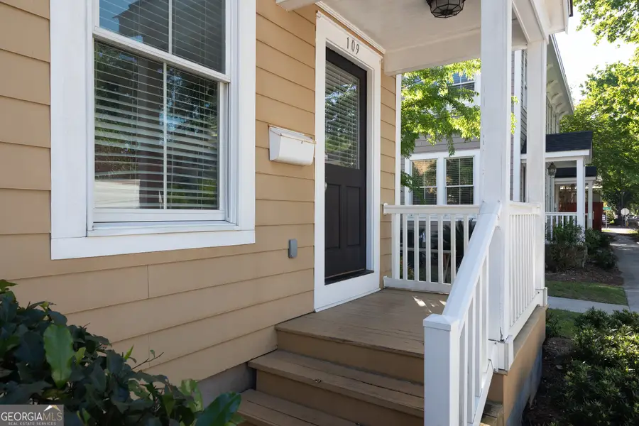 109 W 31st Street, Savannah, GA 31401 - #3