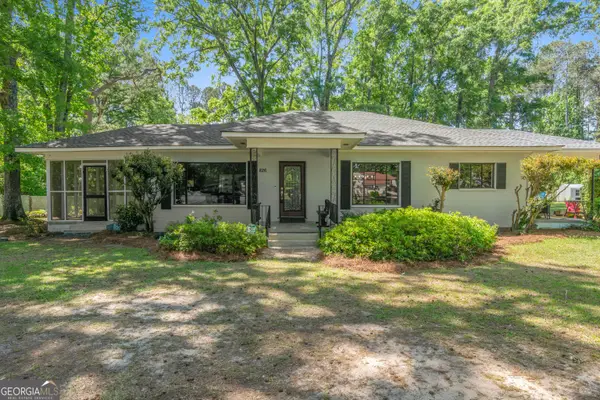 826 E Mccarty Street, Sandersville, GA 31082