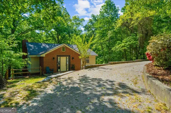 9670 Lee Circle, Gainesville, GA 30506