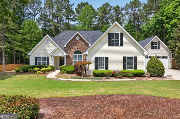 836 Winding Grove Lane, Loganville, GA 30052