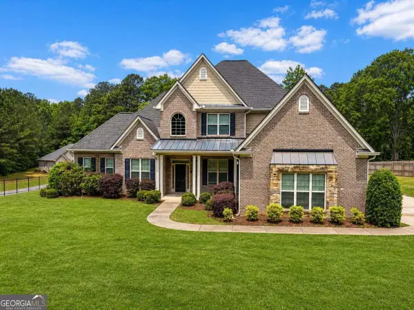 125 Trustin Lake Drive, Fayetteville, GA 30214