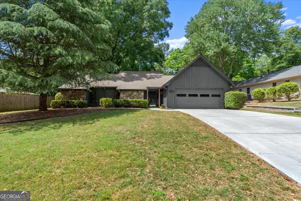 20 Sweetwood Court, Roswell, GA 30076