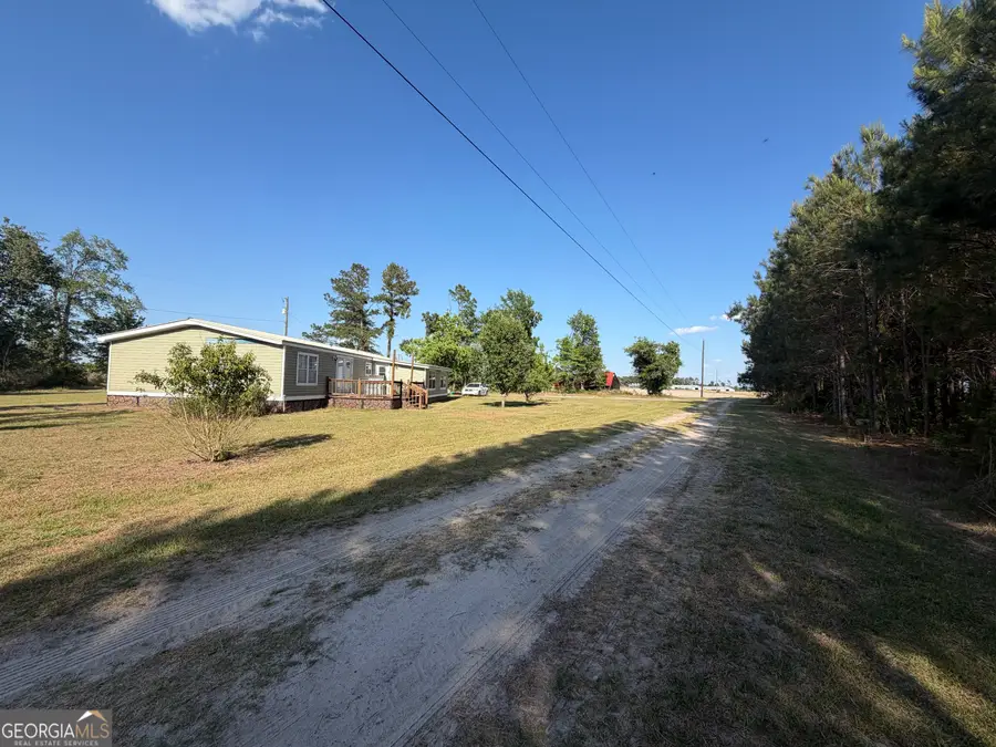40 Azalea Dr, Hazlehurst, GA 31539 - #3