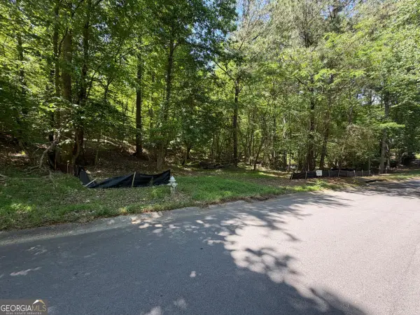 2761 Gardenwood Court Sw, Lilburn, GA 30047